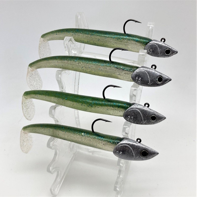 Leurres souples Nitro slim shad 11 cm couleur green sprat sont montés sur des têtes plombées de 10 à 25 g.
