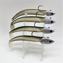 Les leurres souples Nitro slim shad 15 cm couleur ayu sont montés sur des têtes plombées exclusives en 25, 30, 35 et 45 grammes