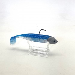 Le NAT SHAD 100 en bleu pailleté est monté sur une tête plombée en 15 g.